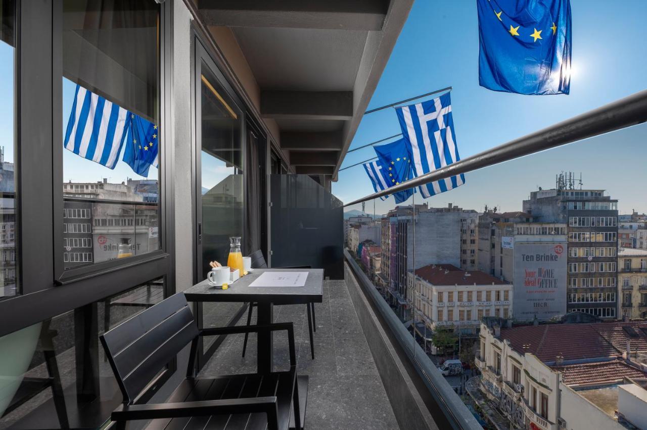 No 15 Ermou Hotel Солун Екстериор снимка Flags of the European Union and Greece on a balcony in Athens