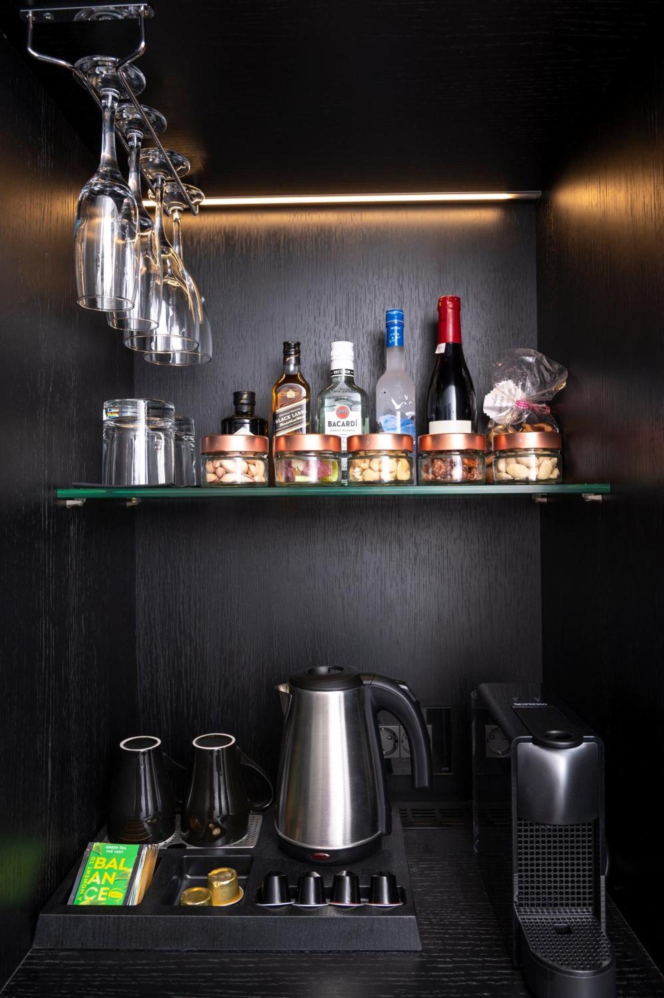 No 15 Ermou Hotel Солун Екстериор снимка A wet bar