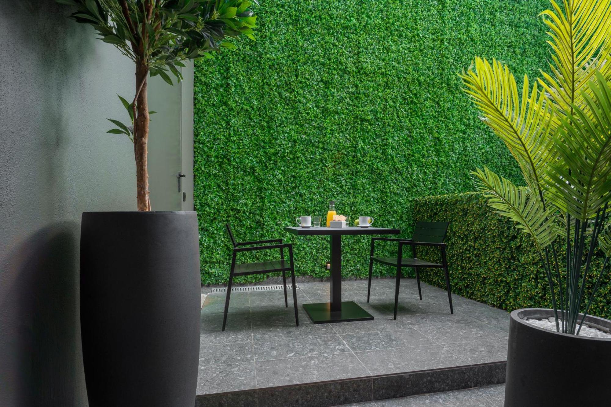 No 15 Ermou Hotel Солун Стая снимка Artificial green wall